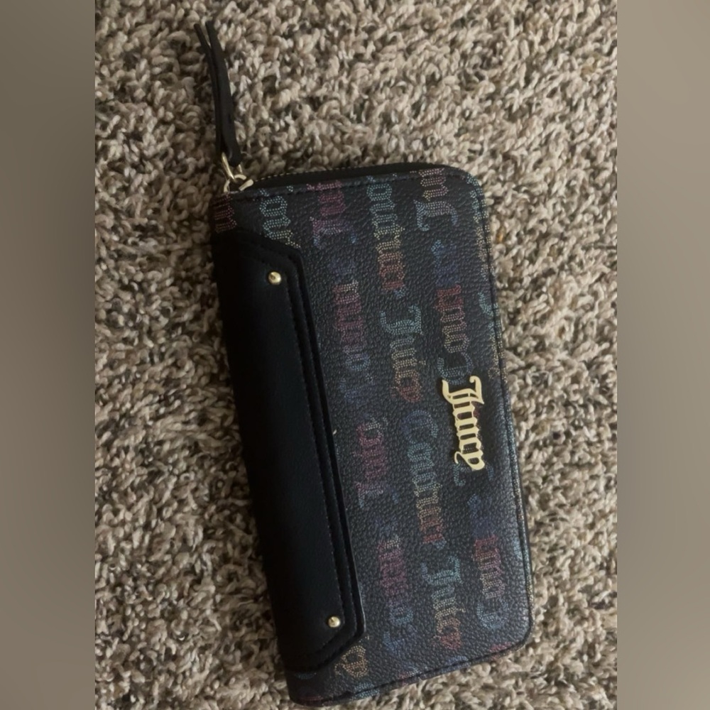 Juicy couture wallet